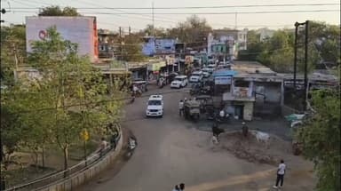 शिवपुरी नगर: होली पर हुड़दंगियों की खैर नहीं: एसपी ने भारी पुलिस बल के साथ शहर में निकाला फ्लैग मार्च