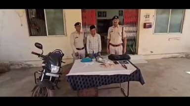 बलौदाबाज़ार: सिलसिलेवार लूट की चार घटनाओं में शामिल शातिर आरोपी को पुलिस ने किया गिरफ्तार, अकेली महिलाओं को बनाता था शिकार