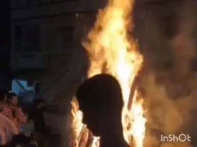 માંડવી: નગર ની ડાહ્યા પાર્ક સોસાયટી સહિત સમગ્ર વિસ્તારમાં ઠેર ઠેર હિન્દુ સમાજ દ્વારા હોળી પર્વની ઉજવણી કરાય