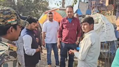 शेखपुरा: नगर परिषद टीम का विशेष अभियान: सड़क किनारे मुर्गा-मछली बेचने वालों को बंद जगह पर बेचने की चेतावनी