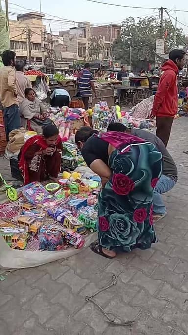 ਪੁਰਾਣੀ ਦਾਣਾ ਮੰਡੀ ਵਿੱਚ ਹੋਲੀਕਾ ਉਤਸਵ ਦੀਆਂ ਲਾਈਵ ਤਸਵੀਰਾਂ ਤੁਹਾਡੇ ਨਾਲ ਕਰ ਰਹੇ ਹਾ ਸਾਂਝੀਆਂ