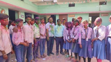 डंडई पैराडाइज पब्लिक स्कूल में हर्षोल्लास के साथ मनाया गया होली मिलन समारोह#dandai #holi