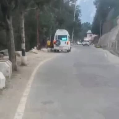 कल्पा: रिकांग पीओ के पुलिस लाइन के जंगलों में पर्यटकों ने फेंका कूड़ा, वीडियो आया सामने