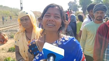 କୋରାପୁଟ ସହର: ଯୁବକକୁ ମାରି ଟ୍ରେନ ଲାଇନ କଡ ରେ ପକେଇଦେଲେ ଦୁବୃର୍ତ୍ତ। ଘଟଣା ଘଟିଛି କୋରାପୁଟ ରାୟଗଡାର ଦୂରୁଗୁଦା ନିକଟରେ। କଣ କହୁଛନ୍ତି ମୃତକଙ୍କ ପତନି