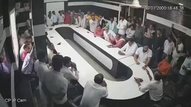 गोहद परिषद की बैठक में लड़ाई
#viralvideochallenge #police #MP #fbpost