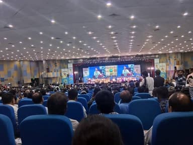 তৃণমূলেরসর্বভারতীয় সাধারণ সম্পাদক অভিষেক ব্যানার্জির নেতৃত্বে কিছু গুরুত্বপূর্ণ আলোচনা ও উপদেশ দেন দলীয় মন্ত্রী ও নেতা...