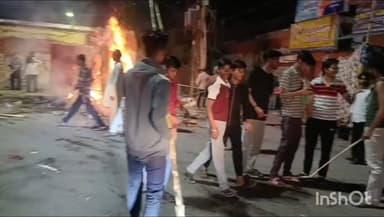 संभल: सदर कोतवाली इलाके में चंद्र ग्रहण से पहले संभल में छह स्थानों पर हुआ होलिका दहन, ब्रह्म मुहूर्त में होगा मुख्य आयोजन