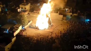 नाथद्वारा: नाथद्वारा में शंखनाद और जयकारों के बीच प्रज्वलित हुई क्षेत्र की सबसे बड़ी होली, उमड़ा जनसैलाब