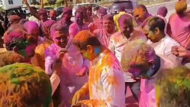 సిరిసిల్ల: రాజన్న సిరిసిల్ల జిల్లా పోలీస్ కార్యాలయంలో ఘనంగా హోలీ పండుగ సెలబ్రేషన్స్,ఆకట్టుకుంటున్న దృశ్యాలు