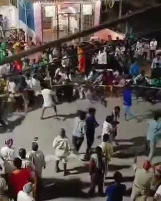 ఎల్దుర్తి: వెల్దుర్తి: వింత ఆచారం... హోలీ పిడి గుద్దులాట