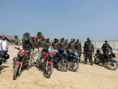 सूरजगढ़: पीरी बाजार थाना क्षेत्र: टाली कोरासी में पुलिस और SSB का शराब के अवैध कारोबार के खिलाफ अभियान