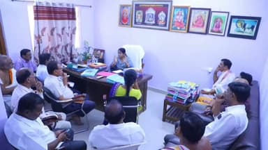 వేములవాడ: శివ కళ్యాణ మహోత్సవాల ఏర్పాట్లపై రాజన్న ఆలయ ఈవో రమాదేవి సమీక్ష సమావేశం