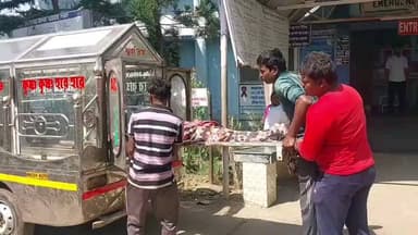 তমলুক: রামচন্দ্রপুরের ৩৩ বছরের যুবক বাড়ির মধ্যে গলায় ফাঁস নিয়ে আত্মঘাতী ময়নাতদন্তের জন্য মৃতদেহ তমলুক হসপিটালে পাঠালো পুলিশ