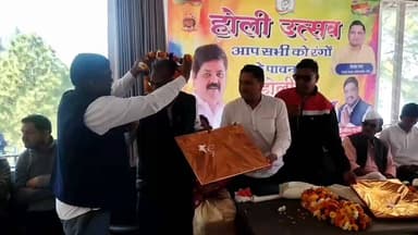 पौड़ी: गडोली में धूमधाम से मनाया गया होली मिलन समारोह, समाजसेवी व कांग्रेस नेता विनोद दनोशी की पहल पर प्रतिभाओं का हुआ सम्मान
