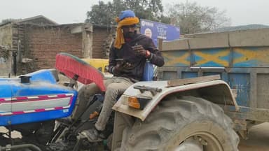 बिहार की सड़कों पर बिना नंबर प्लेट ओवरलोड ट्रैक्टर खुलेआम दौड़ रही हैं 🤔 #reporterjitendranews #BreakingNews #todaynews ...