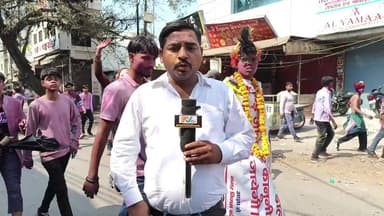 #बरेलीलाइव
हर साल की तरह इस साल भी धूमधाम से निकल जा रही 166 वी रंग बारात....