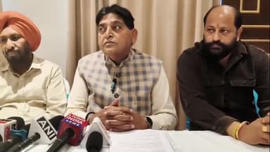 ਕਪੂਰਥਲਾ: ਟਰੇਡ ਤੇ ਕਿਸਾਨ ਨੀਤੀਆਂ ਤੇ ਕਾਂਗਰਸ ਨੇ ਚੁੱਕੇ ਸਵਾਲ ਸਾਬਕਾ ਮੰਤਰੀ ਅਰੋੜਾ ਨੇ ਸੁਲਤਾਨਪੁਰ ਲੋਧੀ ਰੋਡ ਤੇ ਨਿੱਜੀ ਹੋਟਲ ਚ ਕੀਤੀ ਕਾਨਫਰੰਸ