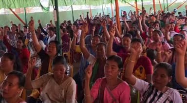 ডিফু: জিলা সংখ্যালঘু মৰ্চাৰ দ্বাৰা আয়োজিত সংখ্যালঘু মৰ্চাৰ মহিলা সন্মিলনত উপস্থিত কাৰ্বি আংলং স্বায়ত্তশাসিত পৰিষদৰ ই এম য়ে