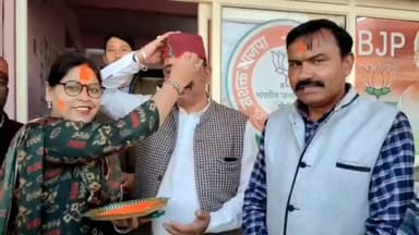 पौड़ी: जिला भाजपा कार्यालय में फूलों की होली, कार्यकर्ताओं ने धूमधाम से मनाया होली मिलन समारोह