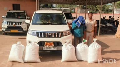 ଖୋର୍ଦ୍ଧା: ଖୋର୍ଦ୍ଧା ଅବକାରୀ ବିଭାଗ ପକ୍ଷରୁ ତରତୁଆ ଠାରେ ଚଢ଼ାଉ : ଗଞ୍ଜେଇ ସହ ମହେନ୍ଦ୍ରା ବୋଲେରୋ ଜବତ ଜଣେ ଗିରଫ