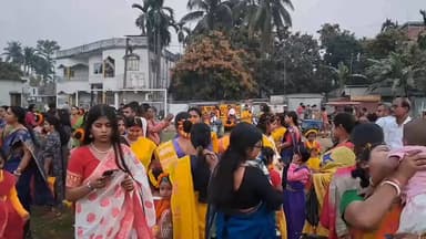 গঙ্গারামপুর: আবীর নয়, ফুলের পাপড়িতে রঙিন বসন্ত—বীণা নিক্কন কেন্দ্রের অভিনব উৎসবে মুগ্ধ গঙ্গারামপুর