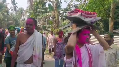 উত্তৰ লক্ষীমপুৰ: গৰুমূৰীয়া গাঁৱত ভাগৱত ভ্ৰমন কাৰ্যসূচীৰে ফাগুৱা উৎসৱ পালন