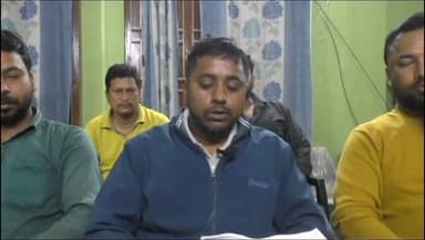 মাদারিহাট: উত্তরবঙ্গ ব্যাপী পোল্ট্রি মুরগি বিক্রি বন্ধের ঘোষণা করলেন সংগঠনের নেতৃত্বরা