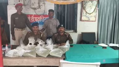 कल्याणपुर: कल्याणपुर थानांतर्गत सिसवा खरार मिडिल स्कूल के पास एक कारोबारी को 100 लीटर शराब के साथ किया गया गिरफ्तार