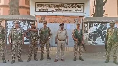 জগৎবল্লভপুর: জগৎবল্লভপুরের শঙ্করহাটি এক নম্বর ও দুই নম্বর গ্রাম পঞ্চায়েত এলাকায় কেন্দ্রীয় বাহিনীর রুটমার্চ