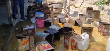 ସୋର: ନୂଆଗାଁ ରେ ଅବକାରୀ ଚଢାଉ,ବିପୁଳ ପରିମାଣରେ ଦେଶୀ ମଦ ଓ ପୋଚ ଜବତ