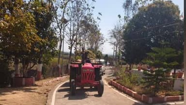 अल्बर्ट एक्का (जारी): लावा नदी पुल के पास अवैध बालू खनन पर पुलिस की कार्रवाई, ट्रैक्टर जब्त