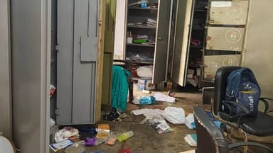 बुपनिया। 2 स्कूलों में चोरी। रिकॉर्ड में तोड़फोड़। #bupaniya #government #school #chori #badli