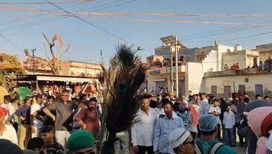 माली समाज की निकली ऐतिहासिक गैर में दिखे पीएम मोदी से लेकर प्रेमानंद महाराज के स्वांग #live #viral