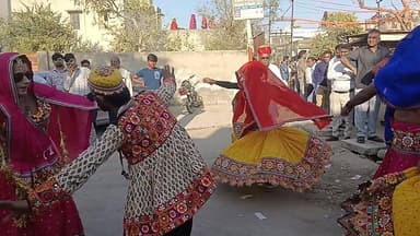 माली समाज की निकली ऐतिहासिक गैर में दिखे पीएम मोदी से लेकर प्रेमानंद महाराज के स्वांग #live #viral