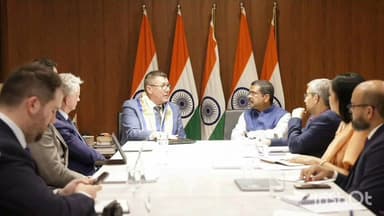 ସମ୍ବଲପୁର ମ୍ୟୁନିସିପାଲଟି: ନୂଆ ଦିଲ୍ଲୀରେ ସାସ୍କାଚେୱାନ୍ ପ୍ରିମିୟର Scott Moe ଓ କାନାଡା ପ୍ରଧାନମନ୍ତ୍ରୀଙ୍କ ସହ କେନ୍ଦ୍ରମନ୍ତ୍ରୀ ବୈଠକ ଅନୁଷ୍ଠିତ