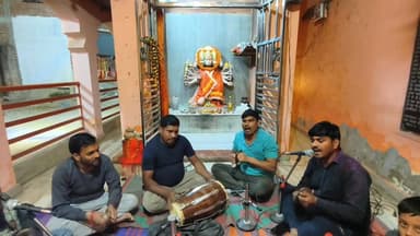 #जहानागंज के #सैयद #मोड पर दिखा भक्ति का महासंगम
चंद्र ग्रहण के बाद श्री #पंचमुखी #हनुमान मंदिर में गूंजा #चौताल और #सु...