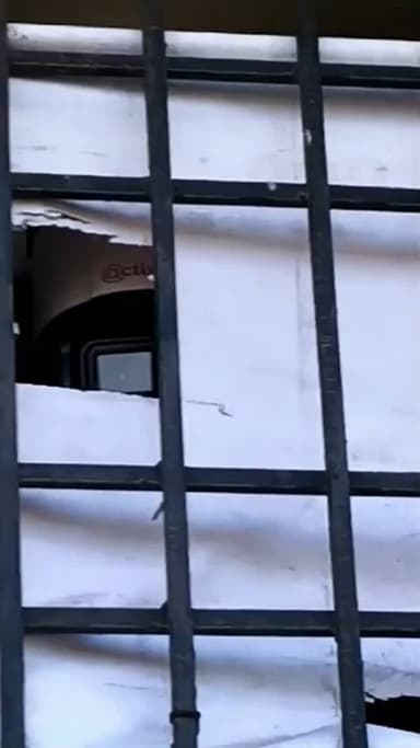 बागपत: हबीबपुर नंगला गांव वाले रास्ते पर बने महिला शौचालय में बालैनी टोलकर्मियों द्वारा कैमरे लगाकर वाहनों का टोल काटा जा रहा