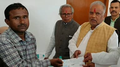 बेन: बेन में आपदा पीड़ितों को मिली सहायता, मंत्री श्रवण कुमार ने ₹4 लाख का चेक और भूमि बंदोबस्ती पर्चे सौंपे