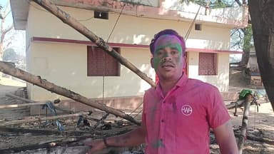 seoni ke aatal chock me Mithun hotal ko Holi ke rat me dukan ka Holika Dahan kar diya gya hai