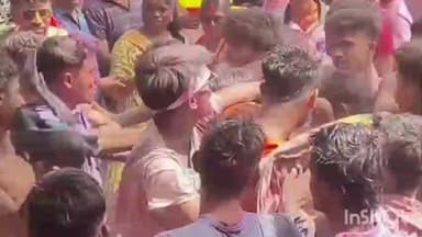 अंबरनाथ: अंबरनाथ मध्ये नाचत असताना दोन गटात तुफान राडा, व्हिडिओ व्हायरल