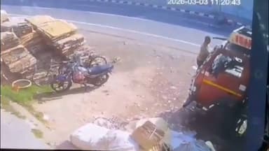 কৃষ্ণনগর ১: পালপাড়া এলাকায় পথ দুর্ঘটনা, প্রকাশ্যে এল সিসিটিভি ফুটেজ