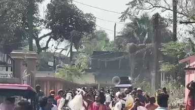 শালতোড়া: শালতোড়া তরুণ সংঘের তরফে বসন্ত উৎসব অনুষ্ঠান অনুষ্ঠিত হল শালতোড়ায় লাইব্রেরী ময়দানে