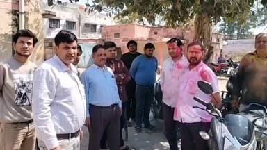 हाथरस: सदर कोतवाली क्षेत्र के मालिन गली में एक महिला का शव फांसी के फंदे पर लटका मिला, परिजनों ने हत्या का आरोप लगाया