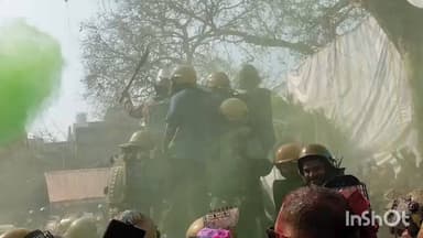 शाहजहांपुर: तीन हजार पुलिस बल की मौजूदगी में बड़े लाट साहब का जुलूस निकला, जूते-चप्पलों से हुआ स्वागत