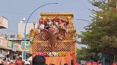 ದಾವಣಗೆರೆ: ನಾಲ್ವರಿಂದ ಸನ್ಯಾಸತ್ವ ದೀಕ್ಷೆ; ನಗರದಲ್ಲಿ ಭವ್ಯ ಮೆರವಣಿಗೆ ಮೂಲಕ ಬೀಳ್ಕೊಡುಗೆ