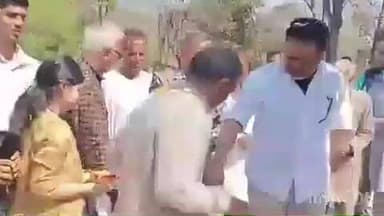 हरिपुर: फतेहपुर विधायक भवानी सिंह पठानिया ने हरिपुर गुलेर में अपनी बुआ के पेट्रोल पंप का शुभारंभ किया