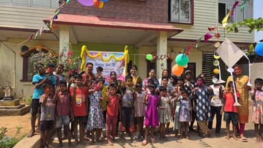 ସୁକିନ୍ଦା: ଆମଘର ଗୃହରେ କୁନି କୁନି ପିଲାଙ୍କ ସହିତ ହୋଲି ପାଳିଲେ ମଣ୍ଡଳ ଶିକ୍ଷାଧିକାରୀ ନାରାୟଣ ଦାସ