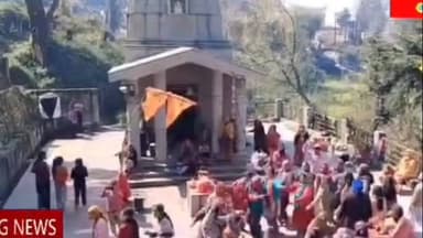 पोखरी: पोखरी विकासखंड में ग्रामीणों से लेकर पोखरी नगर और थाना पोखरी में होली हर्षोल्लास से मनाई गई