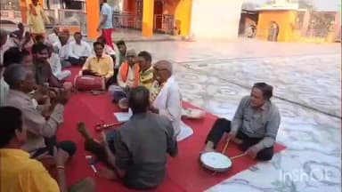 अमेठी: संग्रामपुर क्षेत्र में धूमधाम से मनाया गया रंगोत्सव, घरों से सड़कों तक छाई होली की उमंग