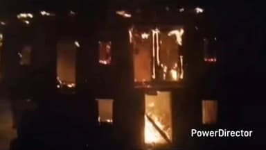 रामगढ़: रामगढ़ ब्लॉक की ग्राम पंचायत सूड़ में जंगल की आग आबादी क्षेत्र तक पहुंचने से एक मकान हुआ राख